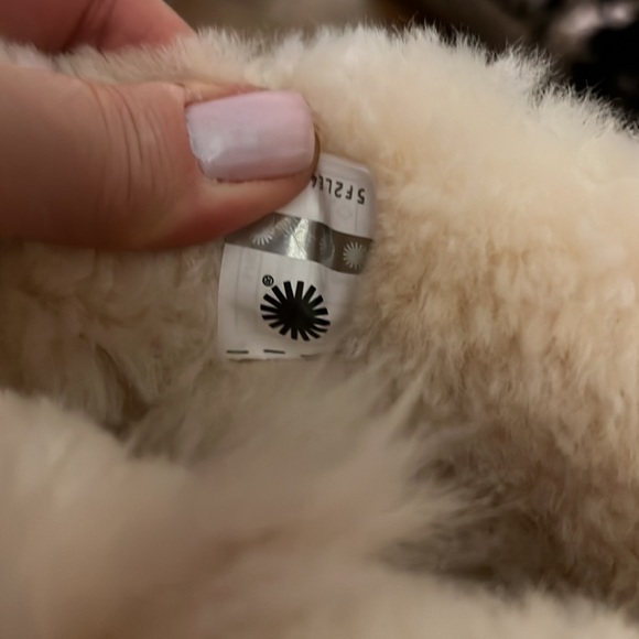 Brand new never worn Ugg Classic Mini in color Wisp - Picture 6 of 7